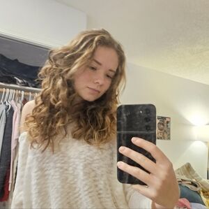 Meet your Posher, Eva